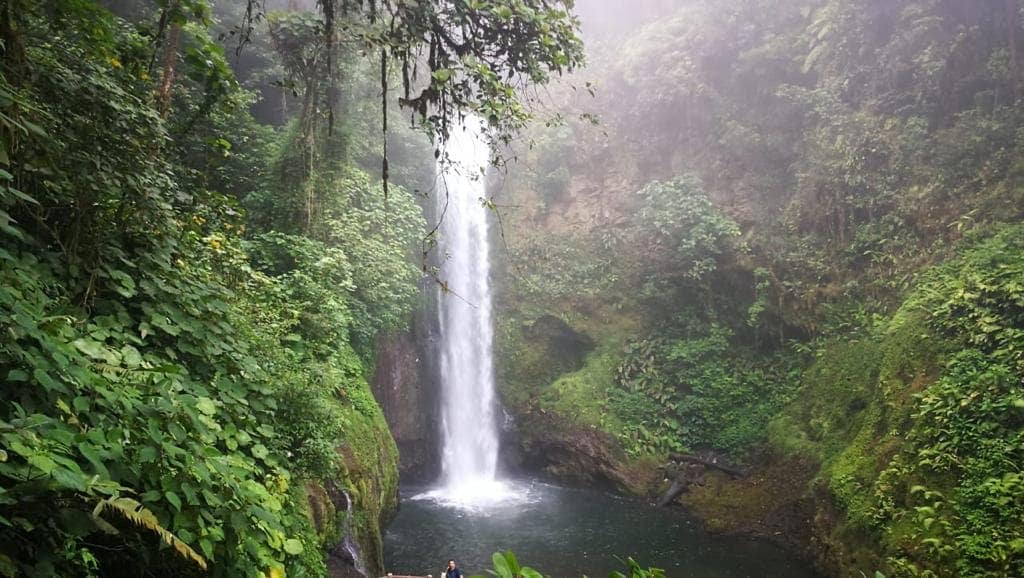 Wochenendausflug zum Vulkan Arenal und Wasserfall wochenendausflug costa rica vulkan arenal